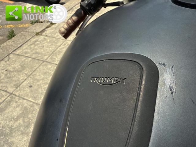 TRIUMPH Bonneville T100 black