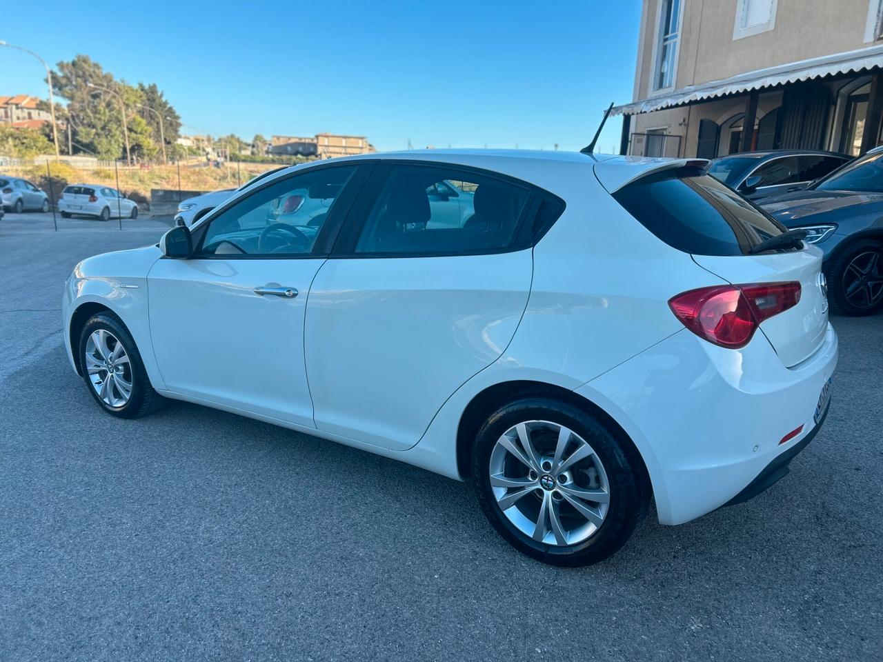 Alfa Romeo Giulietta 1.6 JTDm-2 105 CV Distinctive