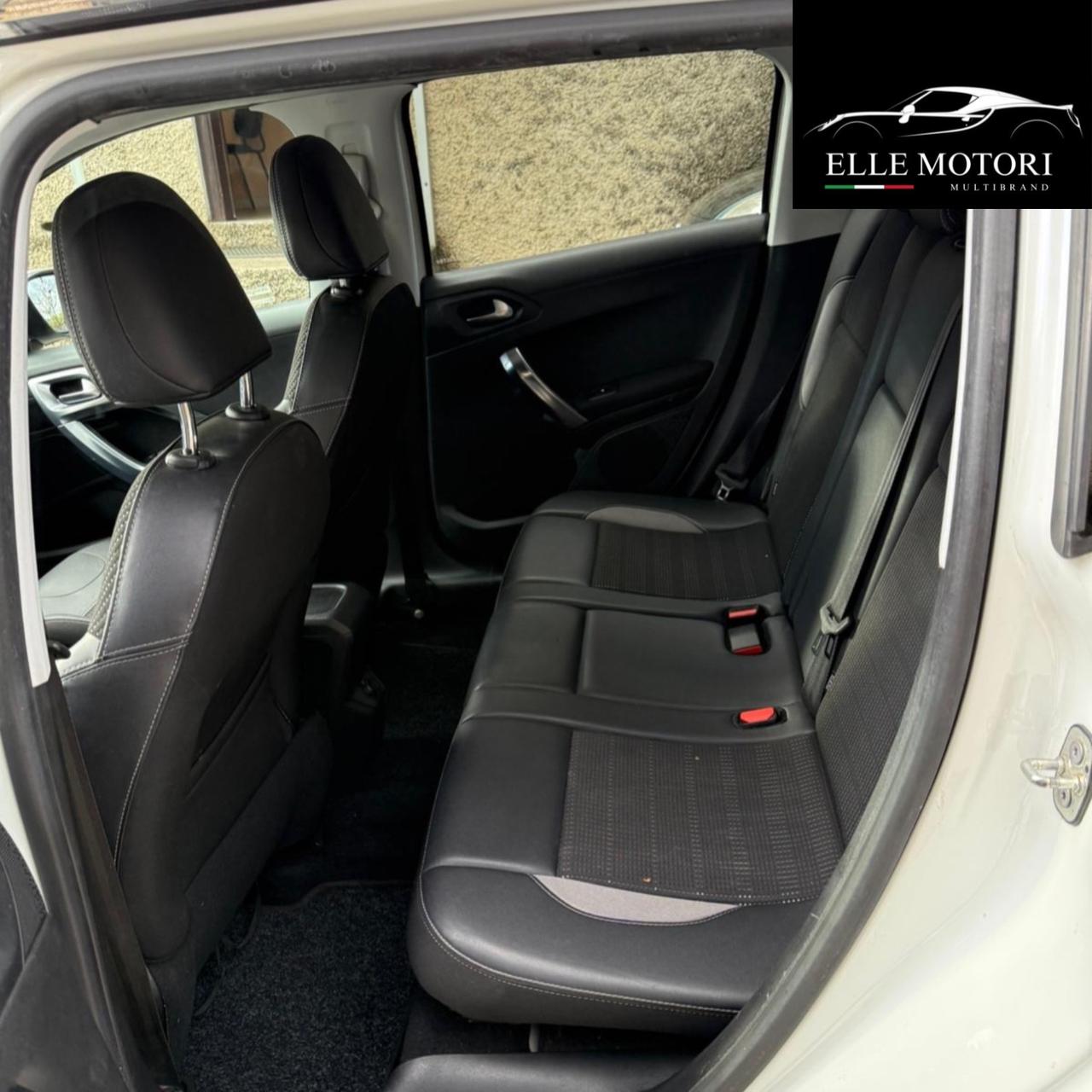 Peugeot 2008 BlueHDi 100 S&S Black Matt