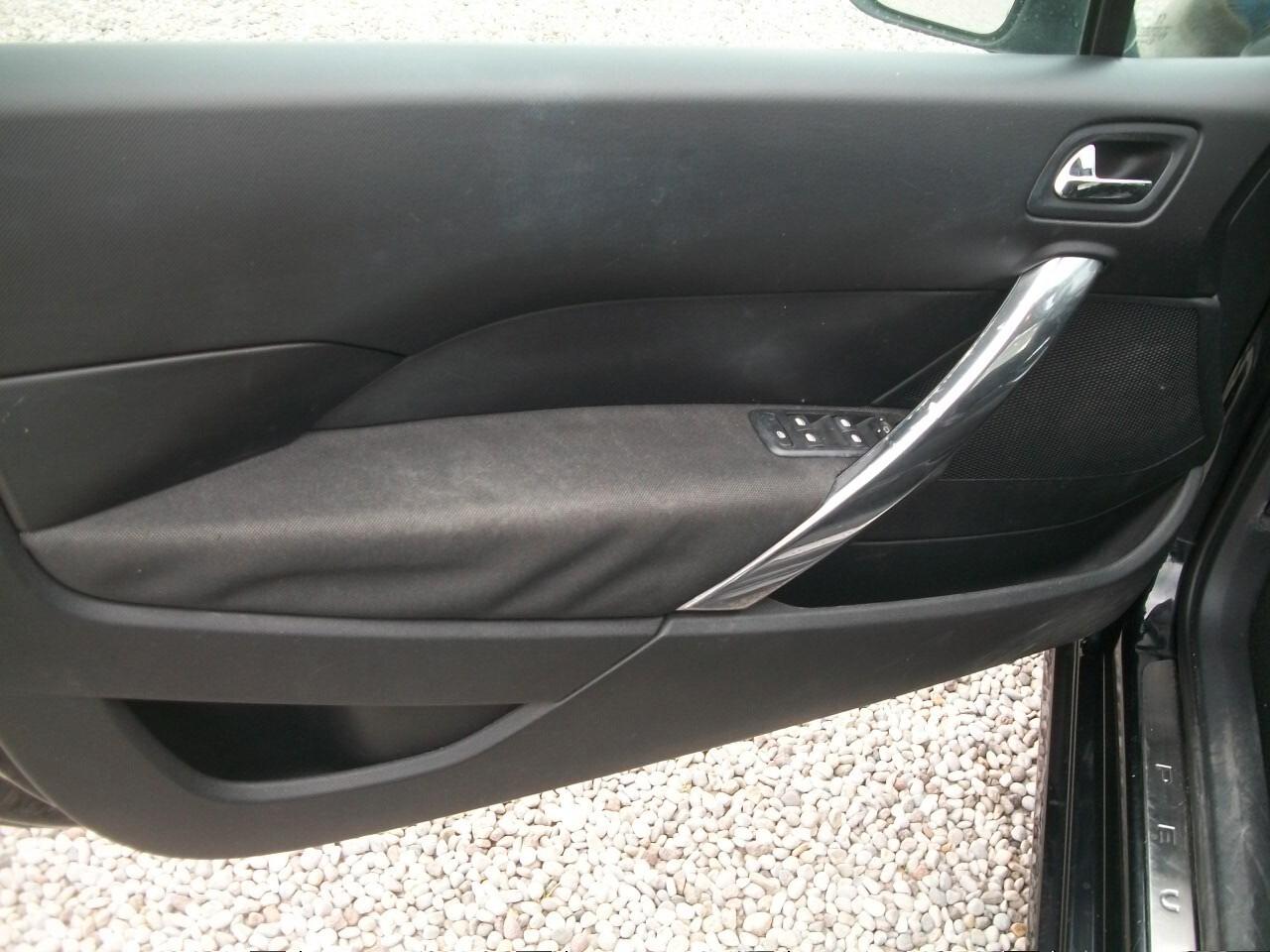 Peugeot 308 1.6 e-HDi 112CV Stop&Start CC Allure CAPRIO NERA 06 MARCE GARANZIA UN ANNO