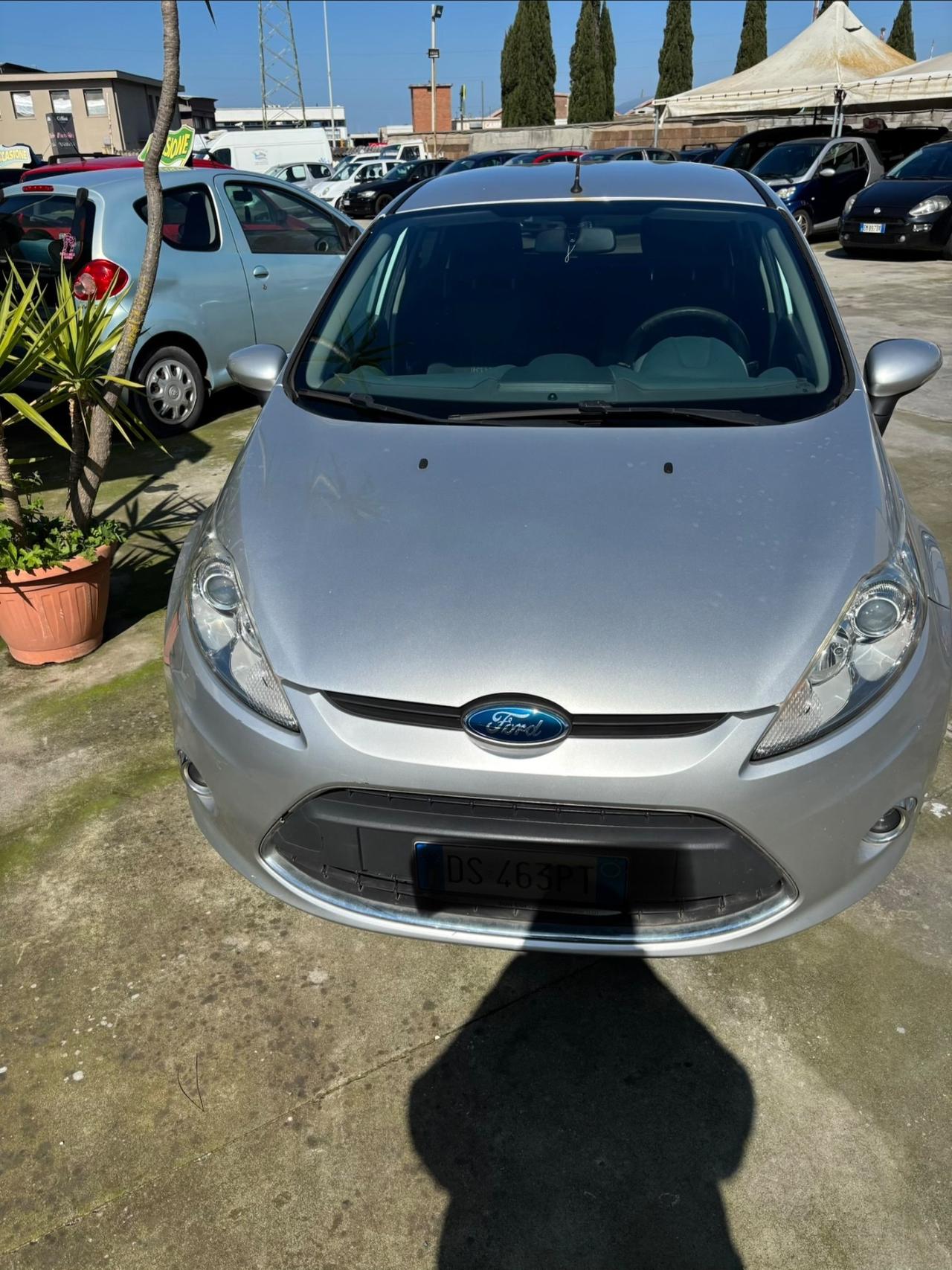 Ford Fiesta 1.2 16V 5p. Ghia per neo patentato
