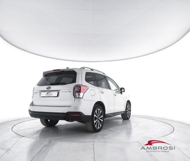 SUBARU Forester 2.0i e-boxer Un Limited Saas lineartronic