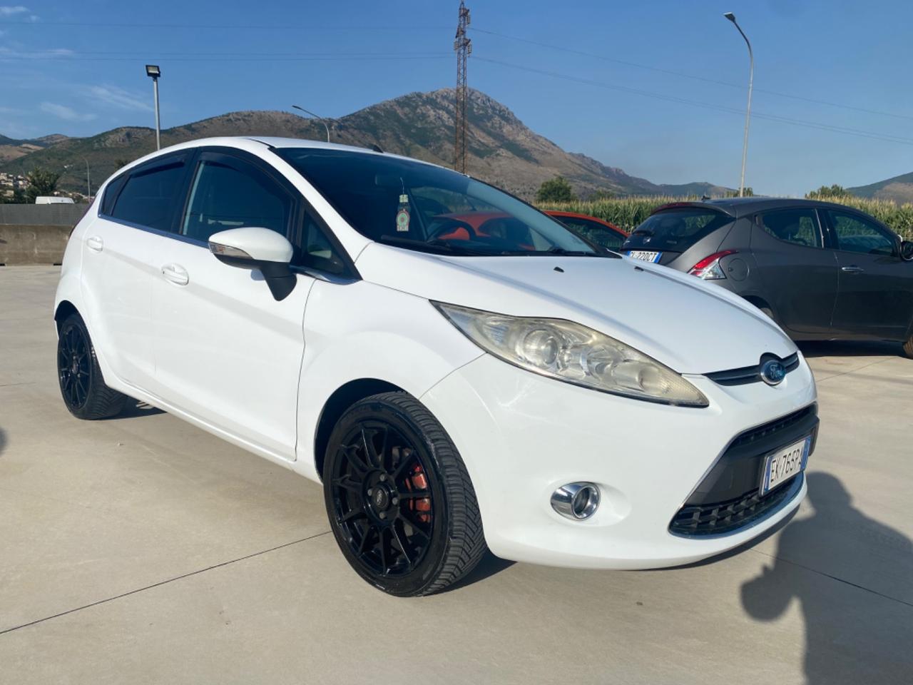 Ford Fiesta 1.4 5 porte Bz.- GPL Titanium