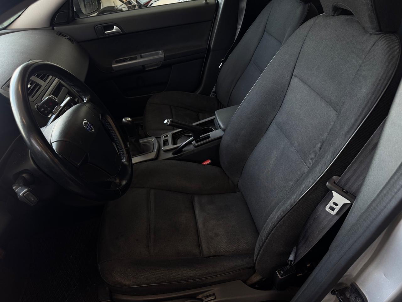 Volvo V50 D4 R-design