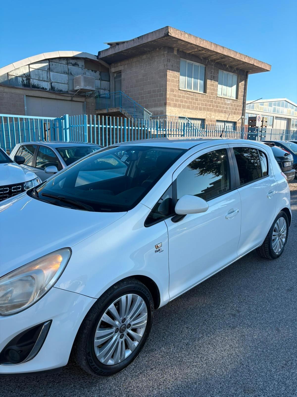 Opel Corsa 1.2 85CV 5 porte GPL-TECH Edition