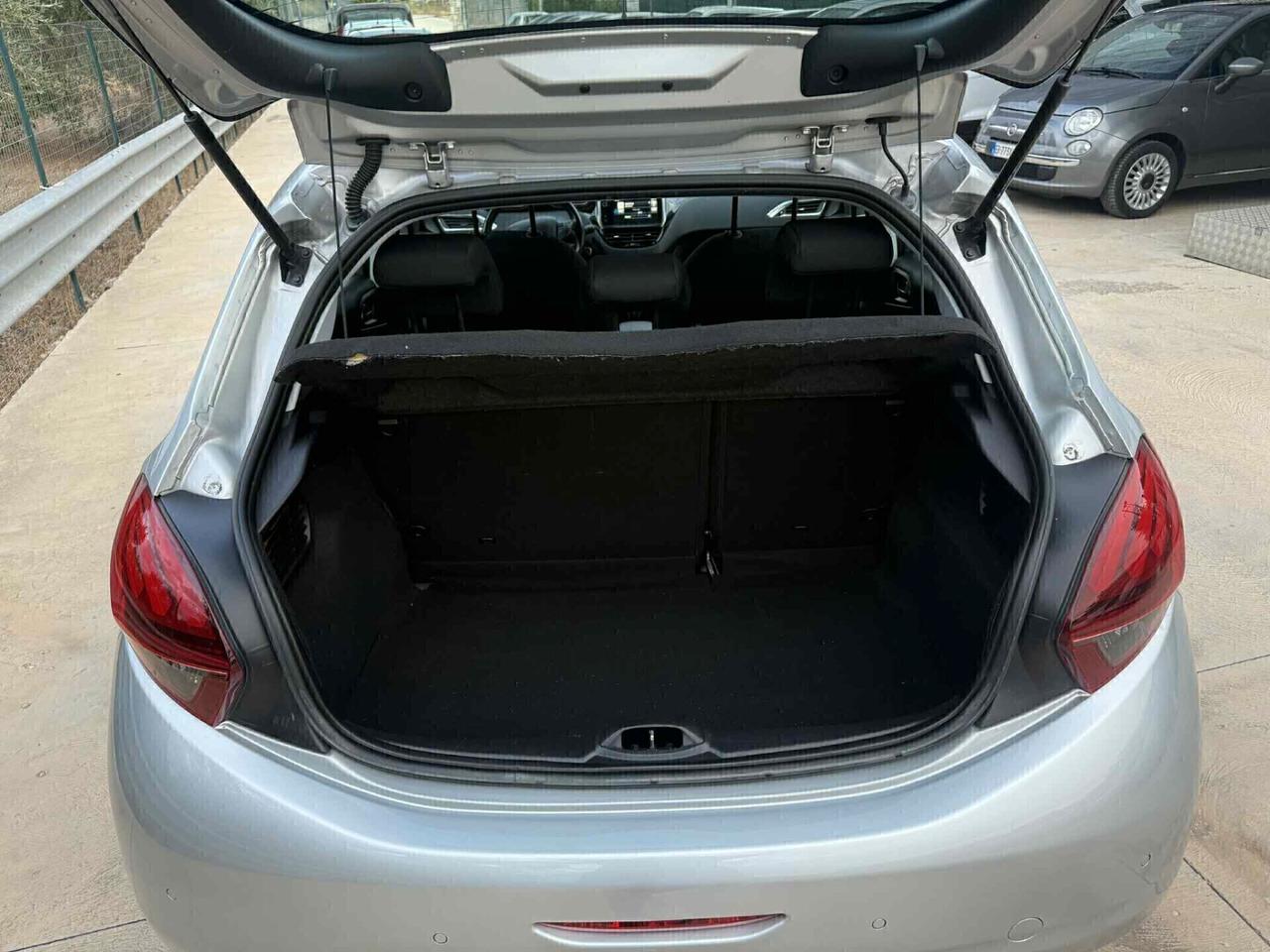 Peugeot 208 PureTech Allure 1.2 BENZINA 2015