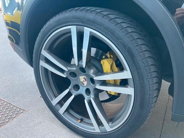 Porsche Cayenne 3.0 Diesel full optional pano 21" nazionale