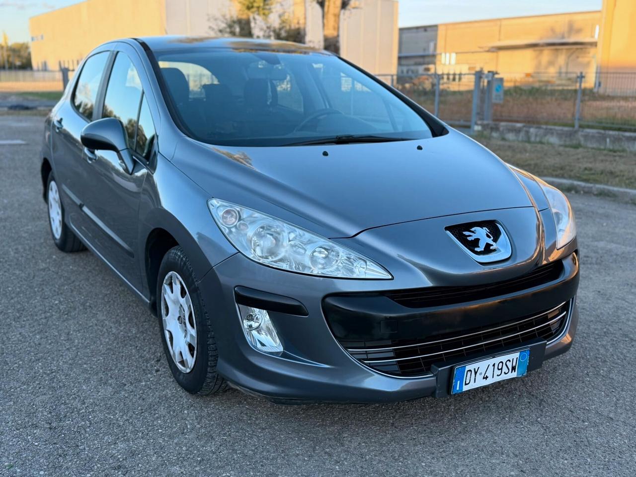 Peugeot 308 1.6 HDi 90CV NEOPATENTATI
