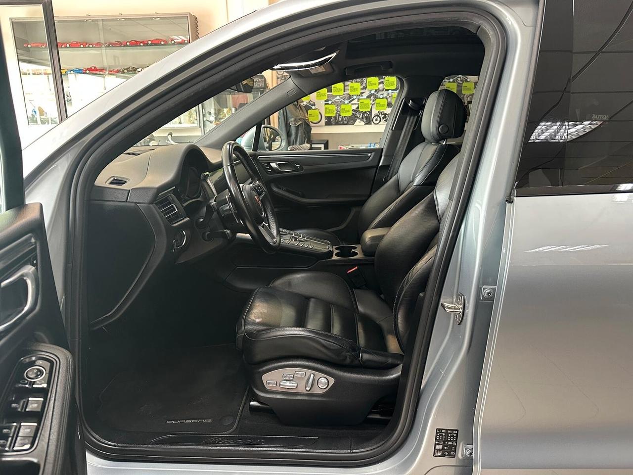 Porsche Macan 2.0 245 HP RESTYLING FULL TENUTA IN MODO MANIACALE