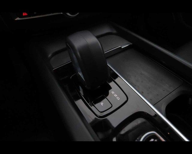 VOLVO XC60 B4 (d) automatico Plus Dark