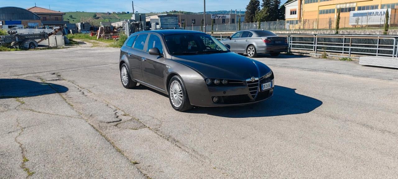 Alfa Romeo 159 1.9 JTDm 16V Sportwagon Exclusive Q-Tronic