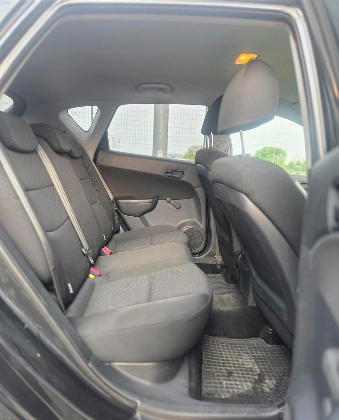 Hyundai i30 1.6 CRDi VGT 16V 90CV 5p.