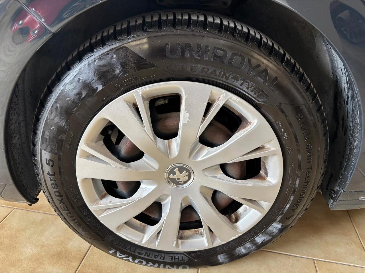 PEUGEOT 208 ANNO 2017 BZ GPL ADATTA NEOPATENTATI KM 167 MILA