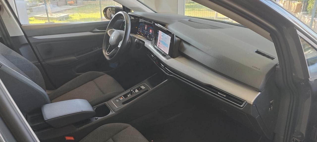 Volkswagen Golf 1.0 eTSI EVO DSG Life