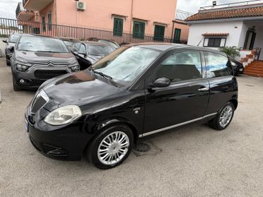 Lancia Ypsilon 1.3 MJT 90 CV Oro Bianco