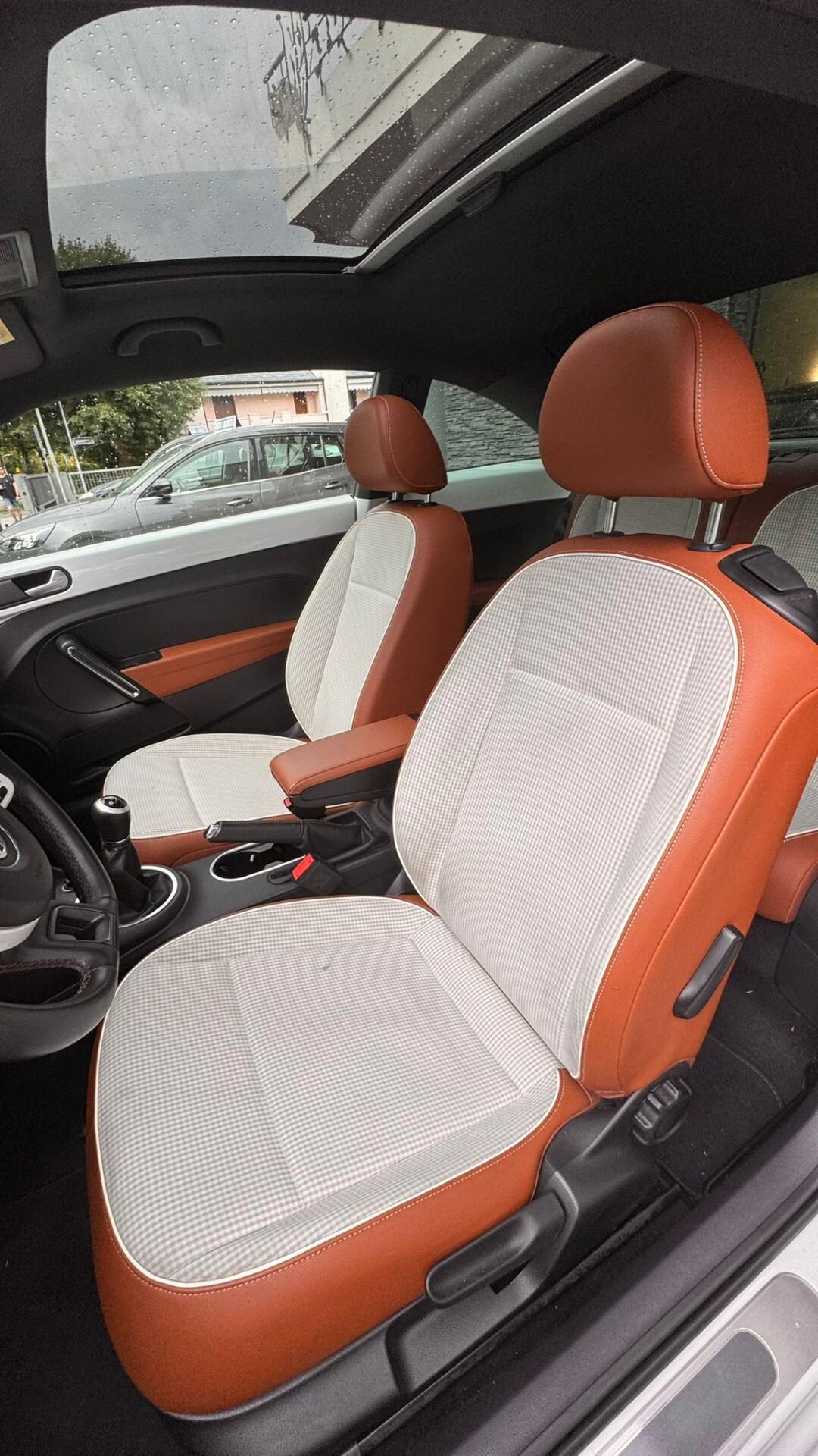 Volkswagen Maggiolino Cabrio 1.6 TDI DSG Design BlueMotion Technology