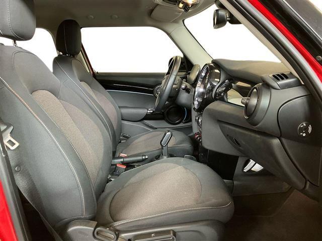 MINI Mini 5 Porte 1.5 Twin Power Turbo Cooper Essential