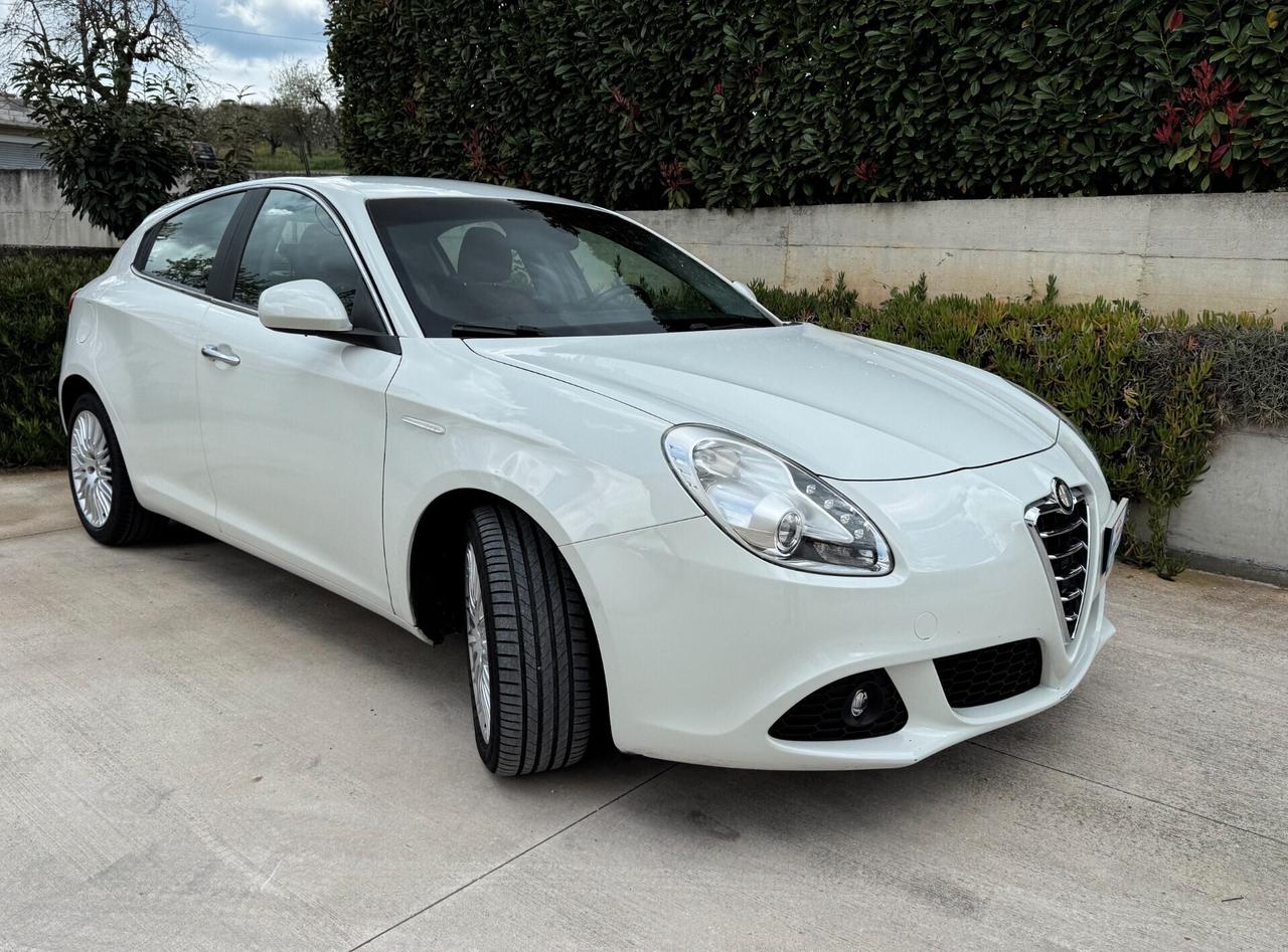 Alfa Giulietta 1.6 JTDm Exclusive 105 CV Si neopatentati