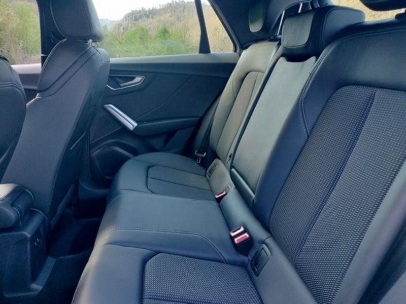 Audi Q2 2.0 30 TDI S LINE Interno ed esterno