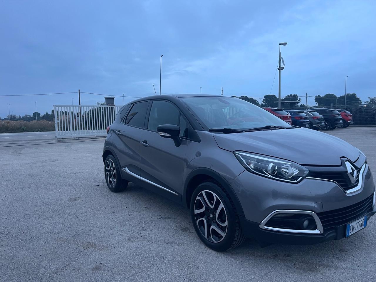 RENAULT CAPTUR 0.9 TCE 90CV R-LINK FULL LED MY14