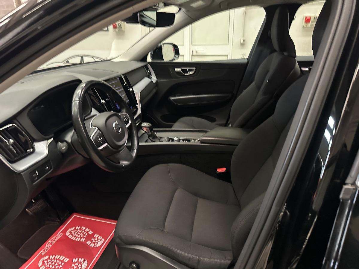 VOLVO - XC60 - B4AWD Geartronic Momentum Pro