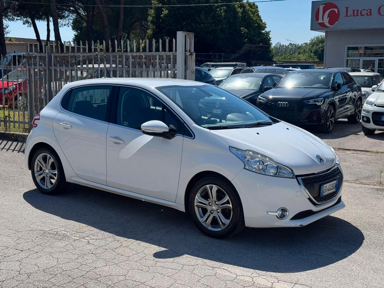Peugeot 208 1.4 HDi 68 CV 5 porte Allure