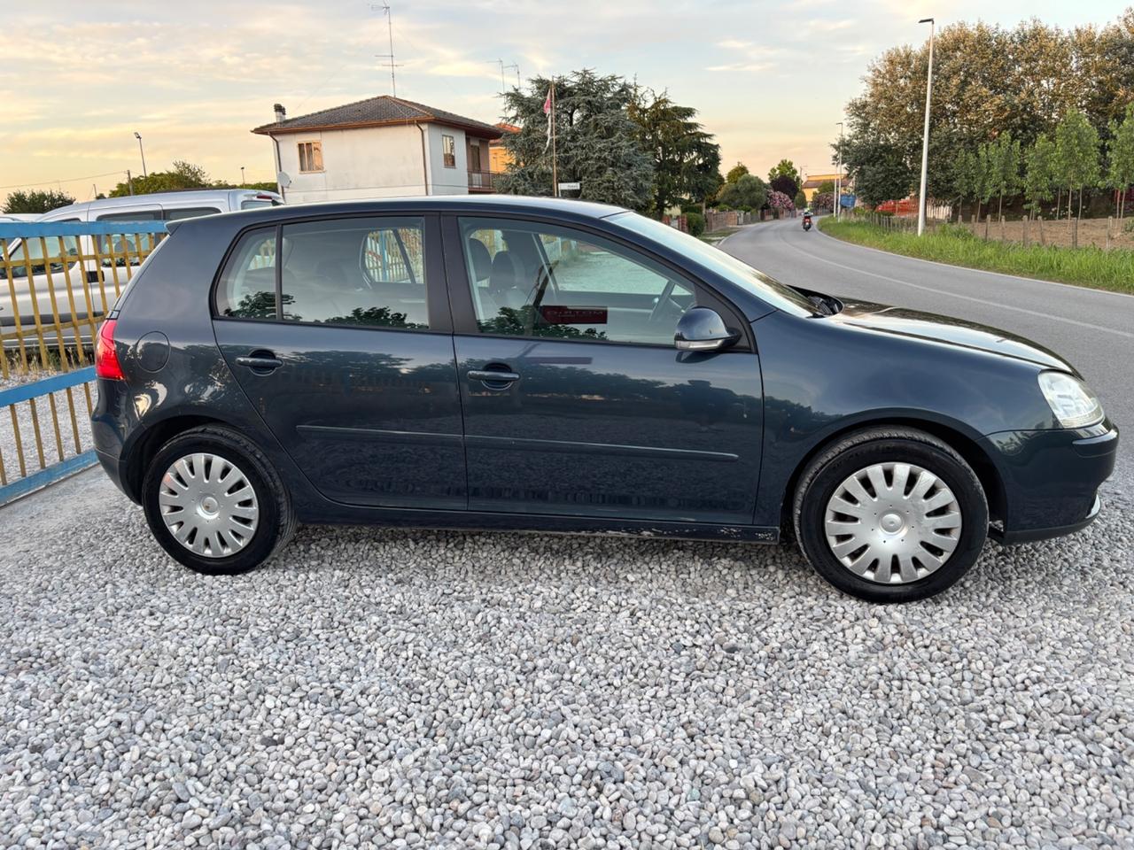 Volkswagen Golf 1.6 16V FSI 5p. Comfortline