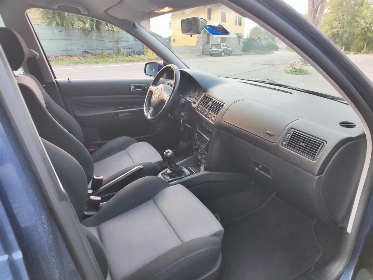 Volkswagen Golf 1.6 benzina GPL 137.000 KM