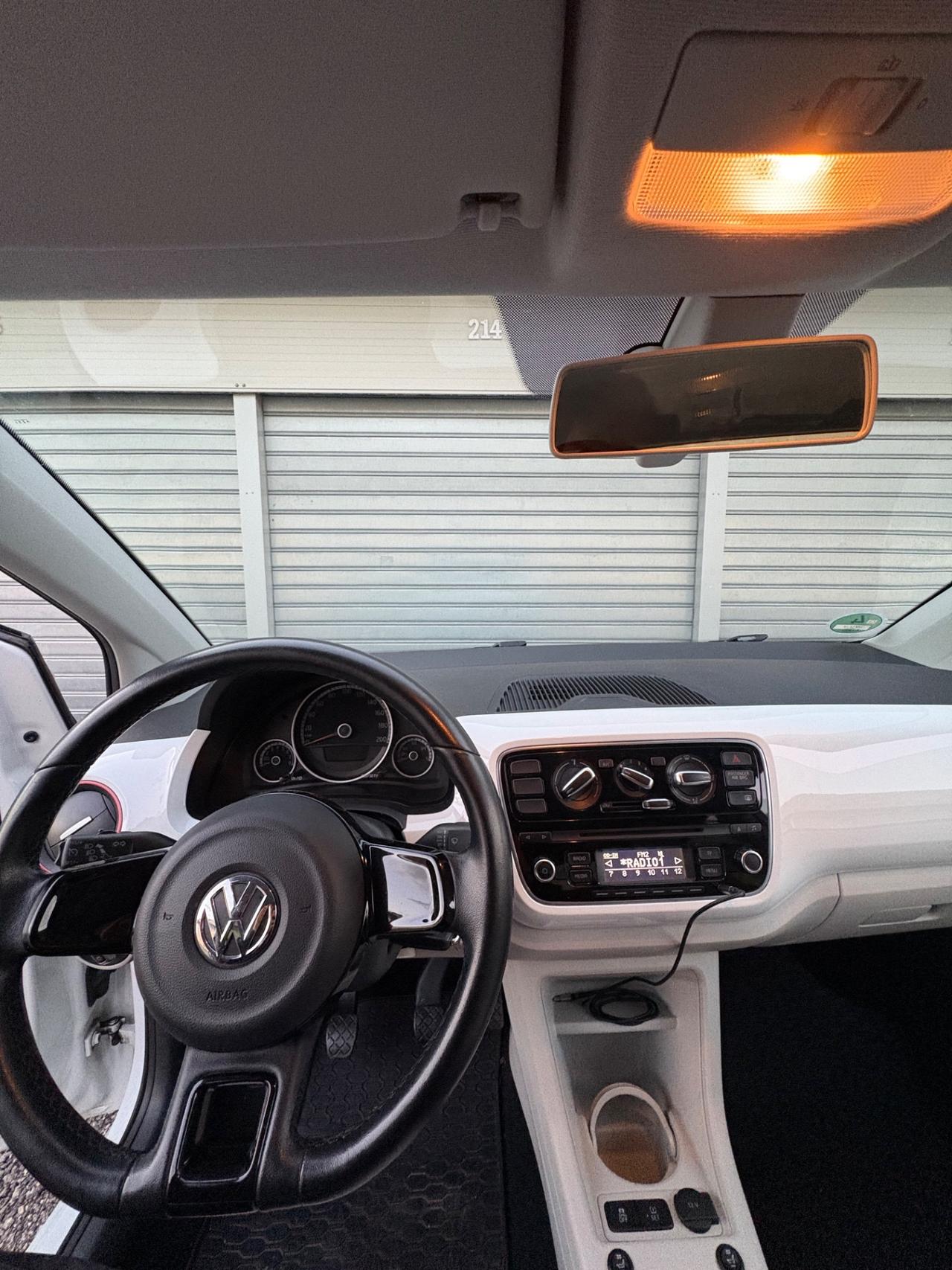 Volkswagen up! versione colour up!