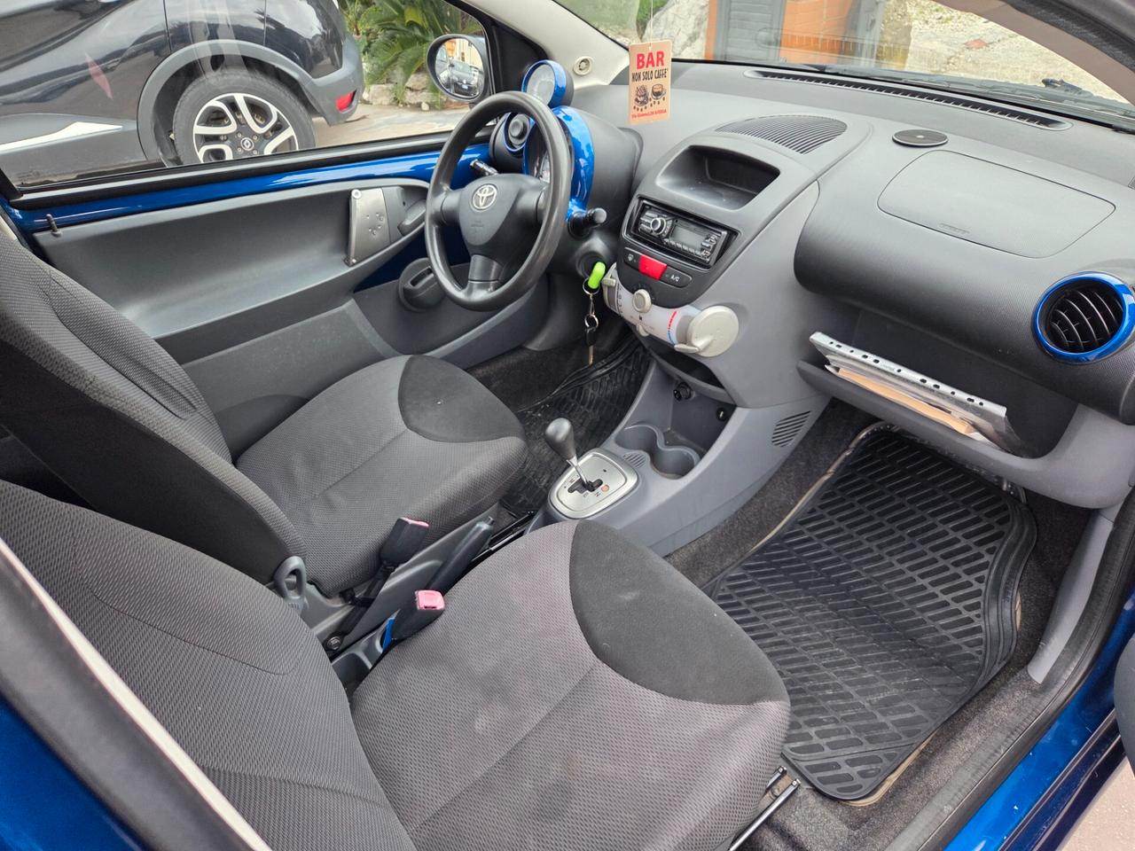 Toyota Aygo 1.0 benzina 3 porte - AUTOMATICA