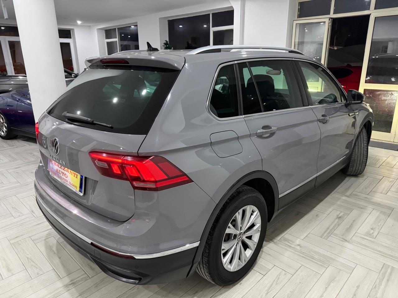 Volkswagen Tiguan 2.0TDI150CV DSG CARPLAY/AMBIENT2022