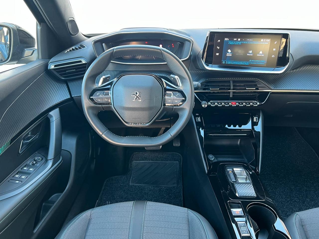 PEUGEOT 2008 1.2 PureTech 130CV 2023!!! ALLURE!!!