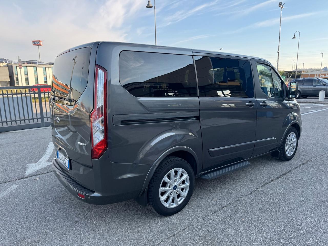 Ford Tourneo Custom Tit. 2.0 EcoB.-Hybrid 130CV 8p