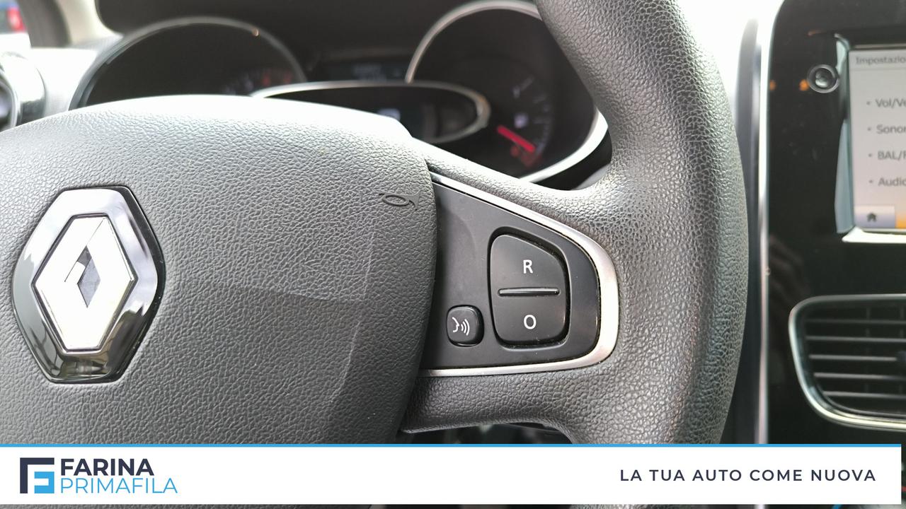 RENAULT Clio IV 2017 - Clio 0.9 tce Moschino Life 75cv