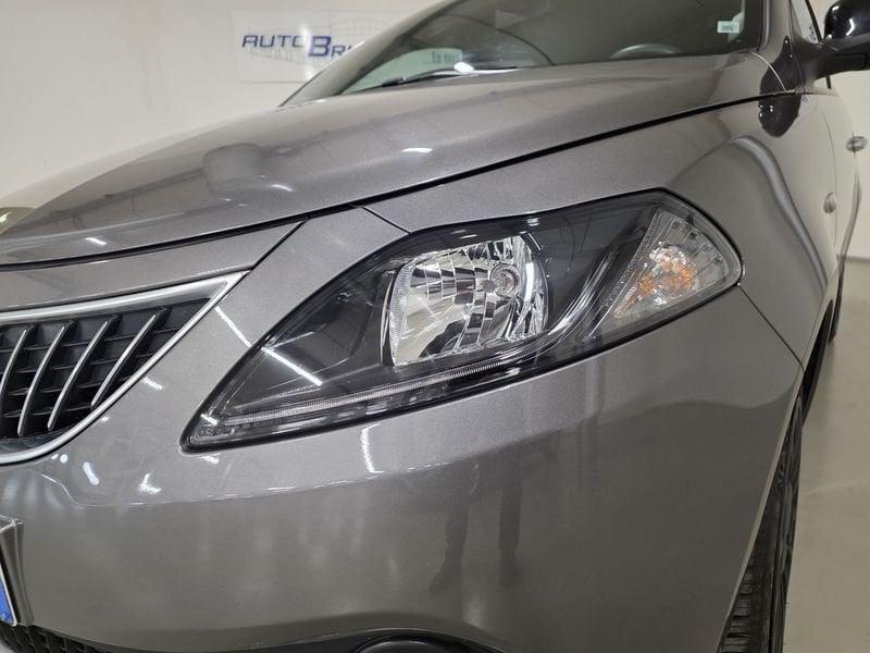 Lancia Ypsilon 1.0 FireFly 70cv S&S Hybrid SILVER solo 37.000 km !
