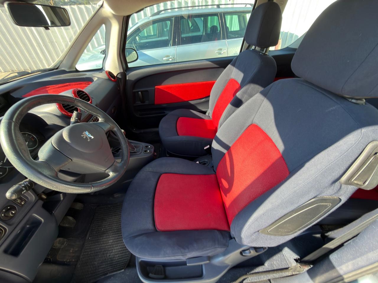 Peugeot 1007 1.4 Happy