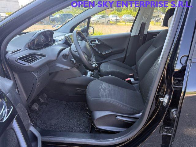 PEUGEOT 208 PureTech 82 5 porte Black Line NAVI PDC