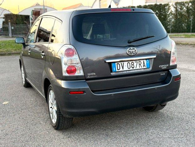 Toyota Corolla Verso 2.2 16V D-4D 7 POSTI