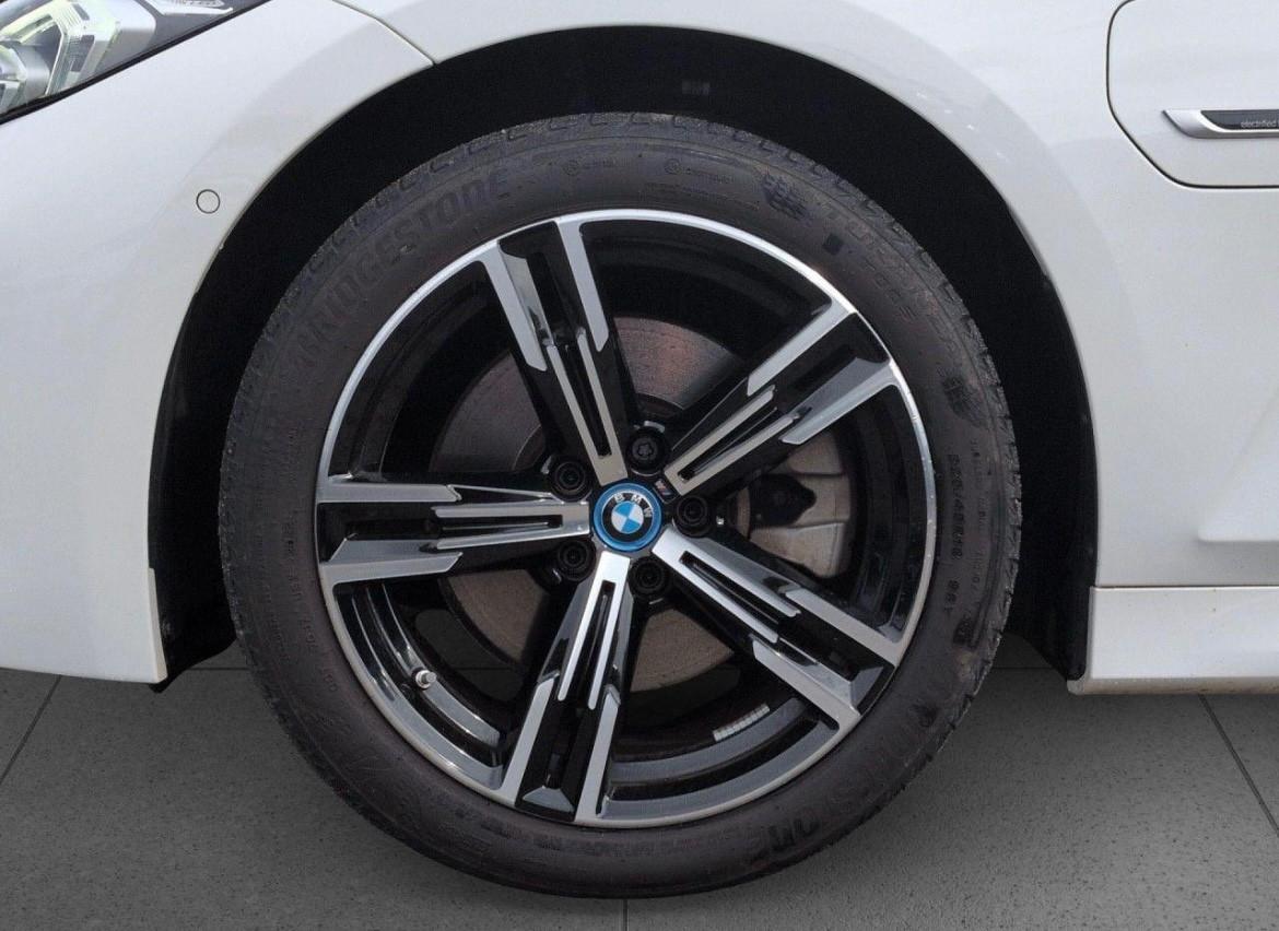 BMW 320 e Touring M SPORT
