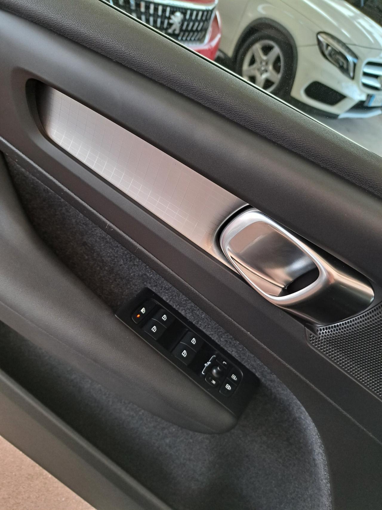 Volvo XC40 T3 Momentum Pro AUTOM.