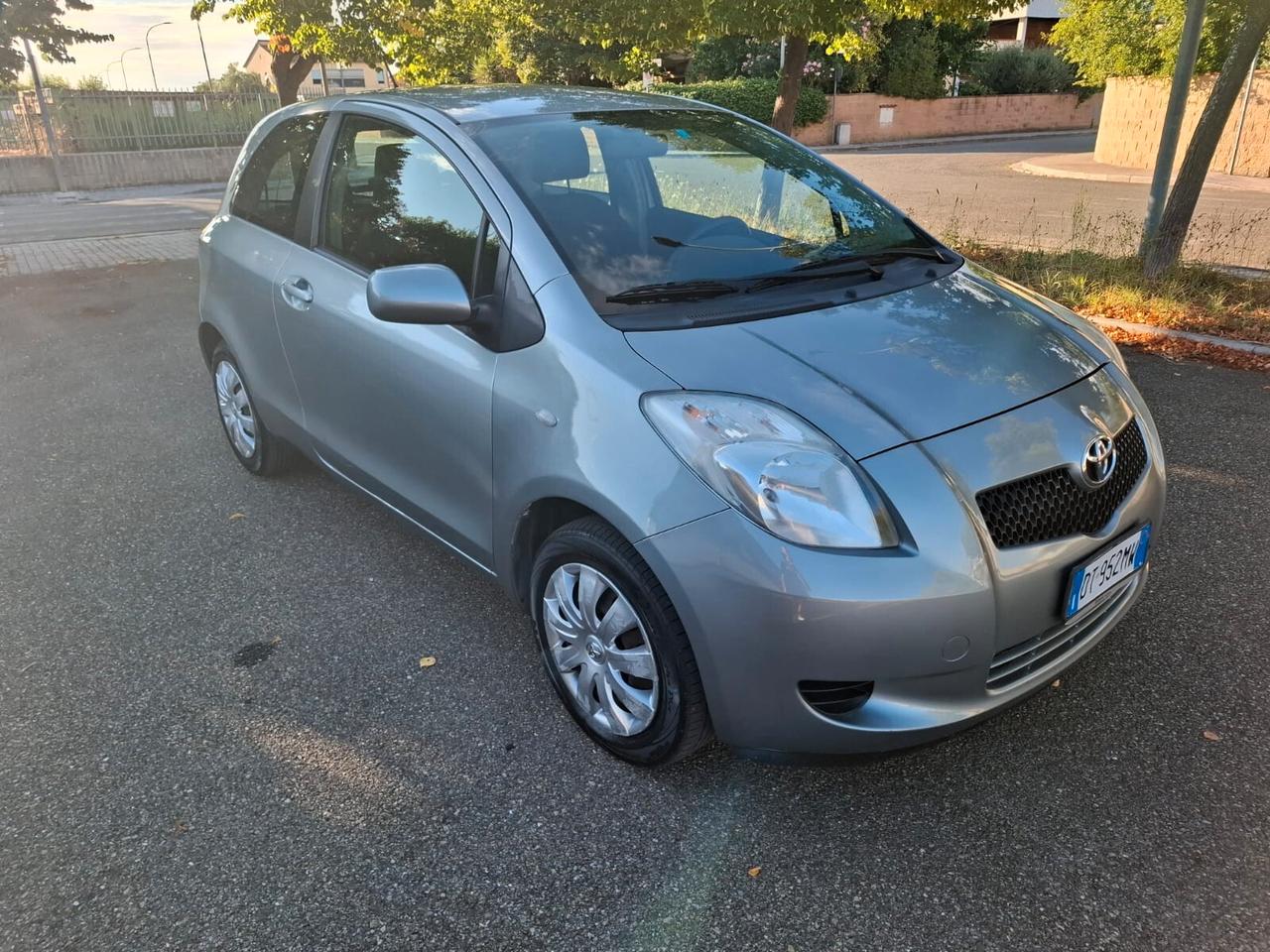 Toyota Yaris 1.0 3 porte 09 SOLO 116.000 KM Navigatore