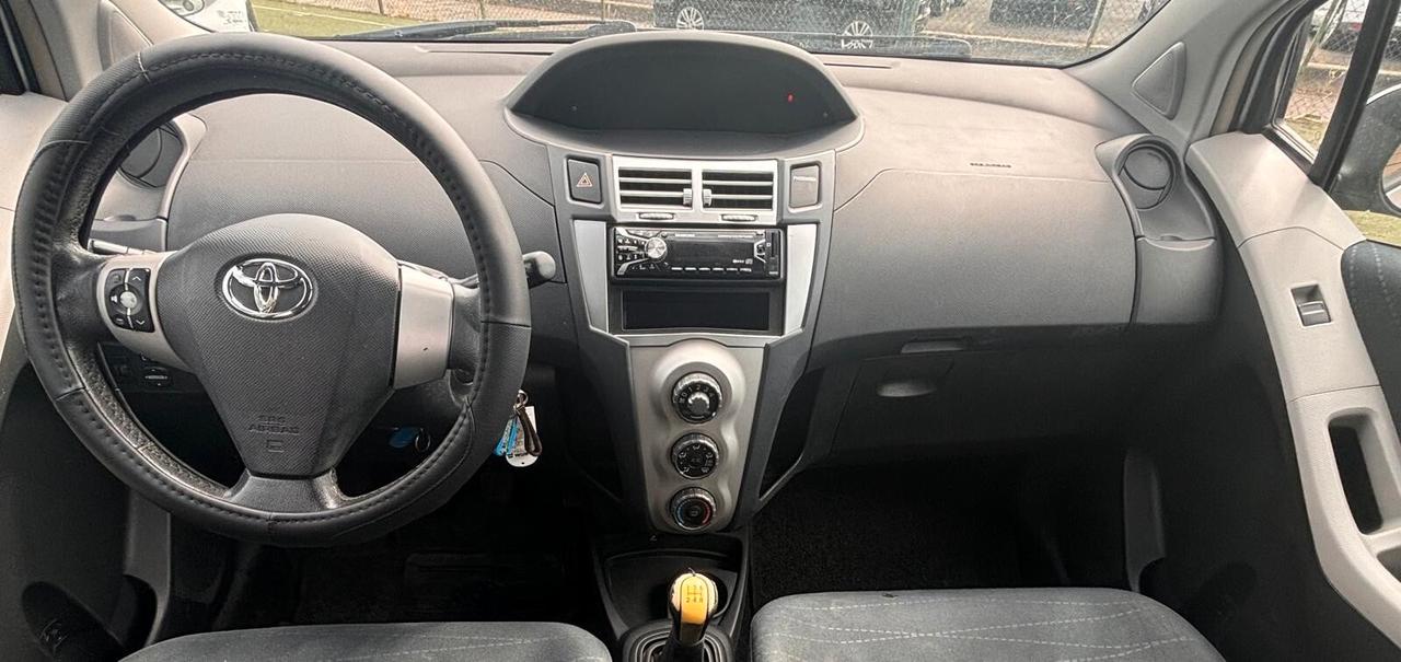 Toyota Yaris 1.0 5 porte