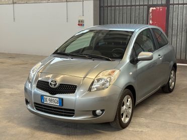 Toyota Yaris 1.0 3 porte Sol