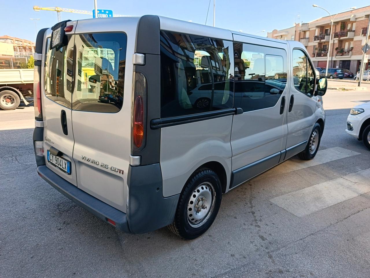 Opel Vivaro 29 2.5 CDTI/135CV PC-TN Combi