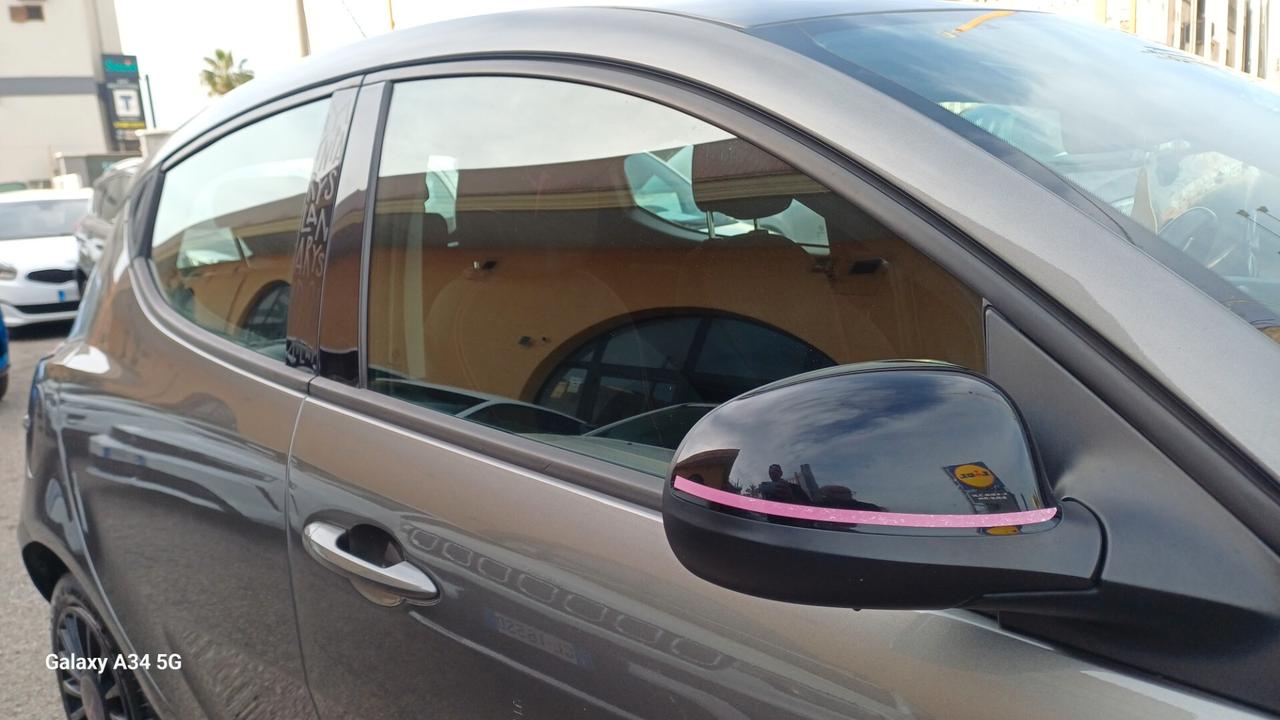 Lancia Ypsilon 1.2 69 CV 5 porte GPL Ecochic S Momodesign