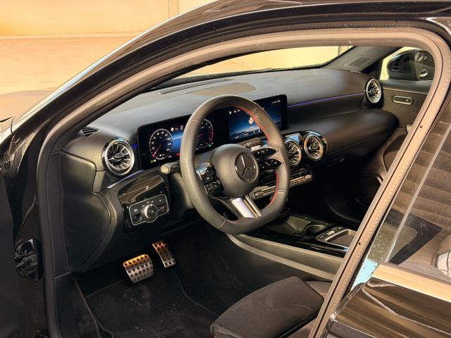 MERCEDES-BENZ A 200 Automatic AMG Line Premium