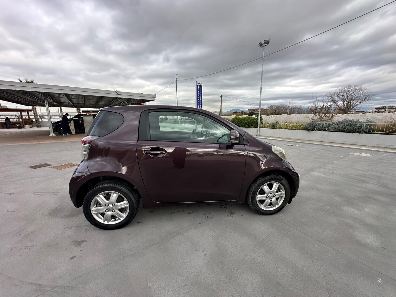 Toyota iQ 1.0