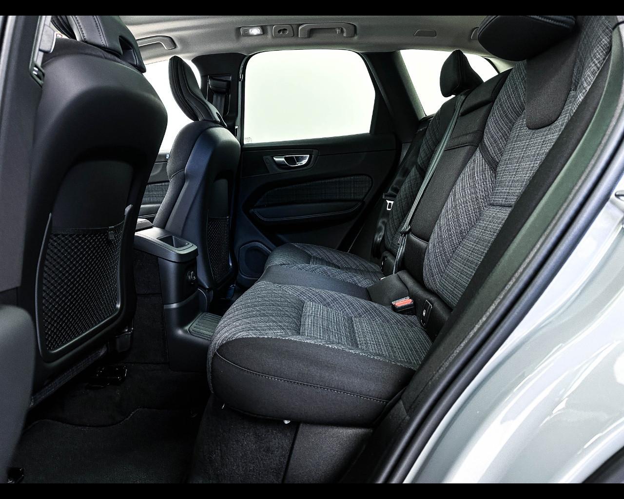 VOLVO XC60 (2017-->) - XC60 T6 Plug-in hybrid AWD automatico Core