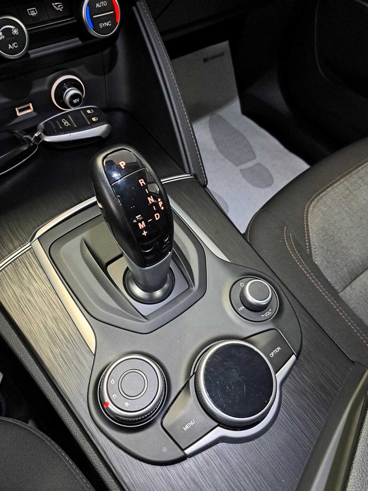 Alfa Romeo Stelvio 2.2 Turbodiesel 180 CV AT8 Q4 Business