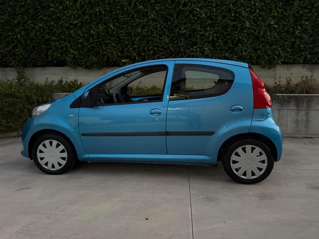 Peugeot 107 68 Cv Plaisir 2 cambio automatico 1.0